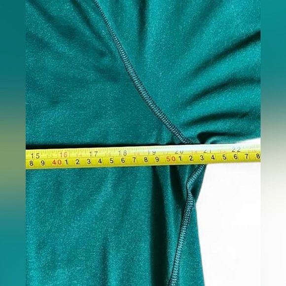 Adidas Men’s Green Milwaukee Bucks Short Sleeved Tshirt Size Large - Picture 5 of 6